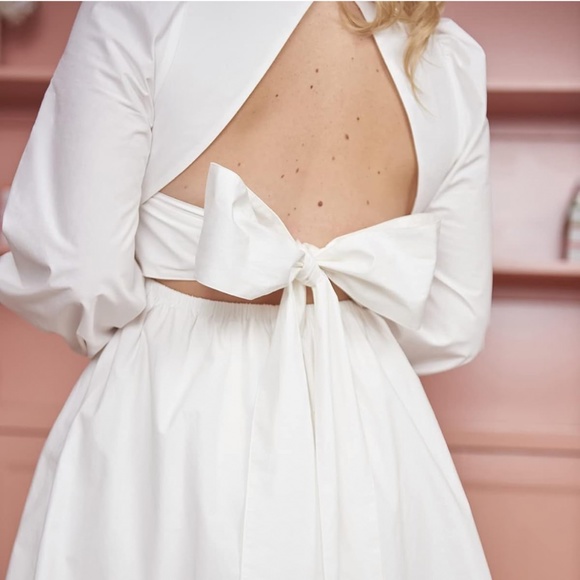 Beautiful White Bow Back Dress🤍🎀 - Picture 5 of 6